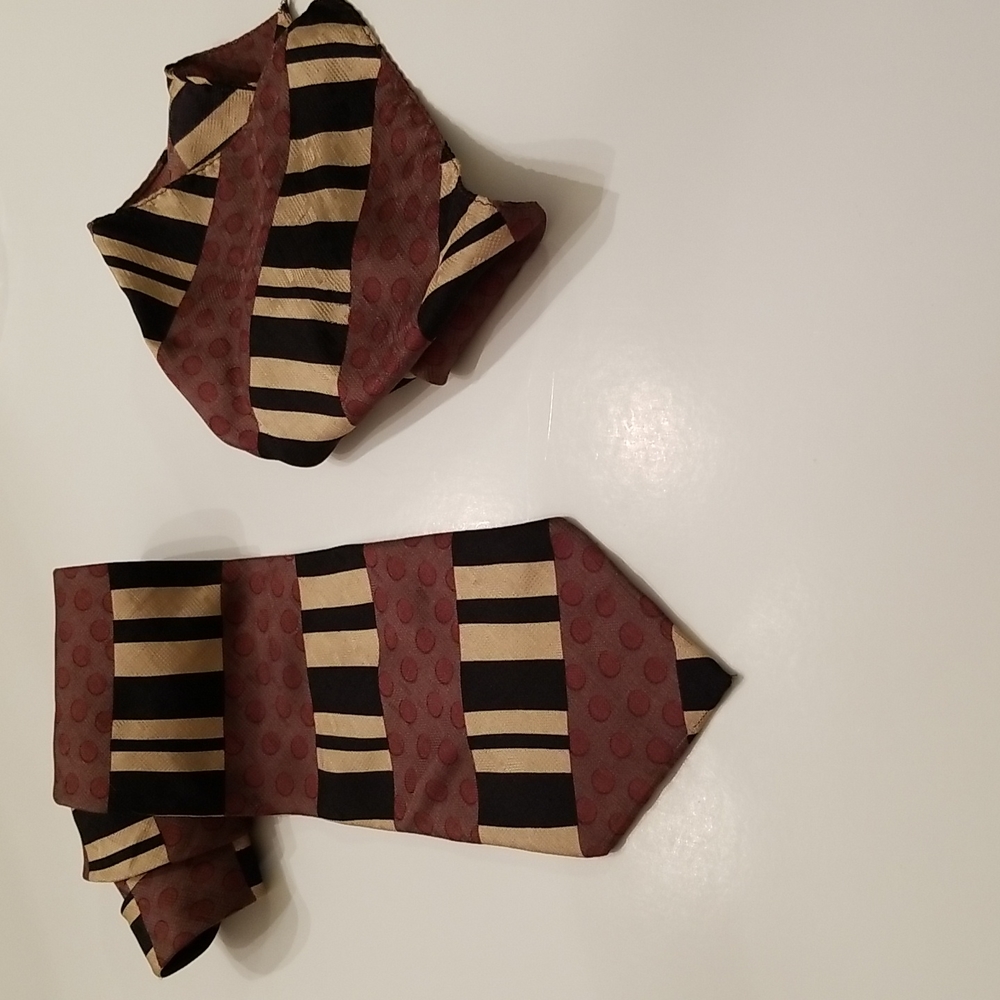 Carlos Palazzi-Couture necktie with pocket square